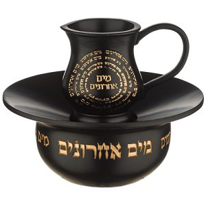 מים אחרונים מהודר בצבע שחור