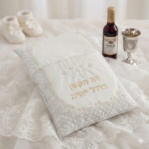 כרית לברית מילה - רקמה בזהב